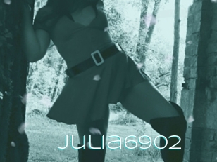 Julia6902