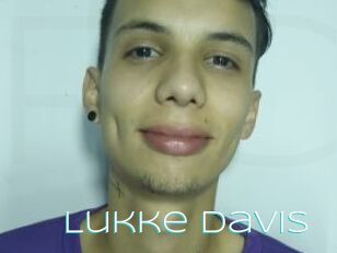 Lukke_Davis