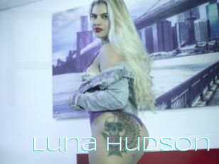 Luna_Hudson