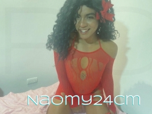 Naomy24cm